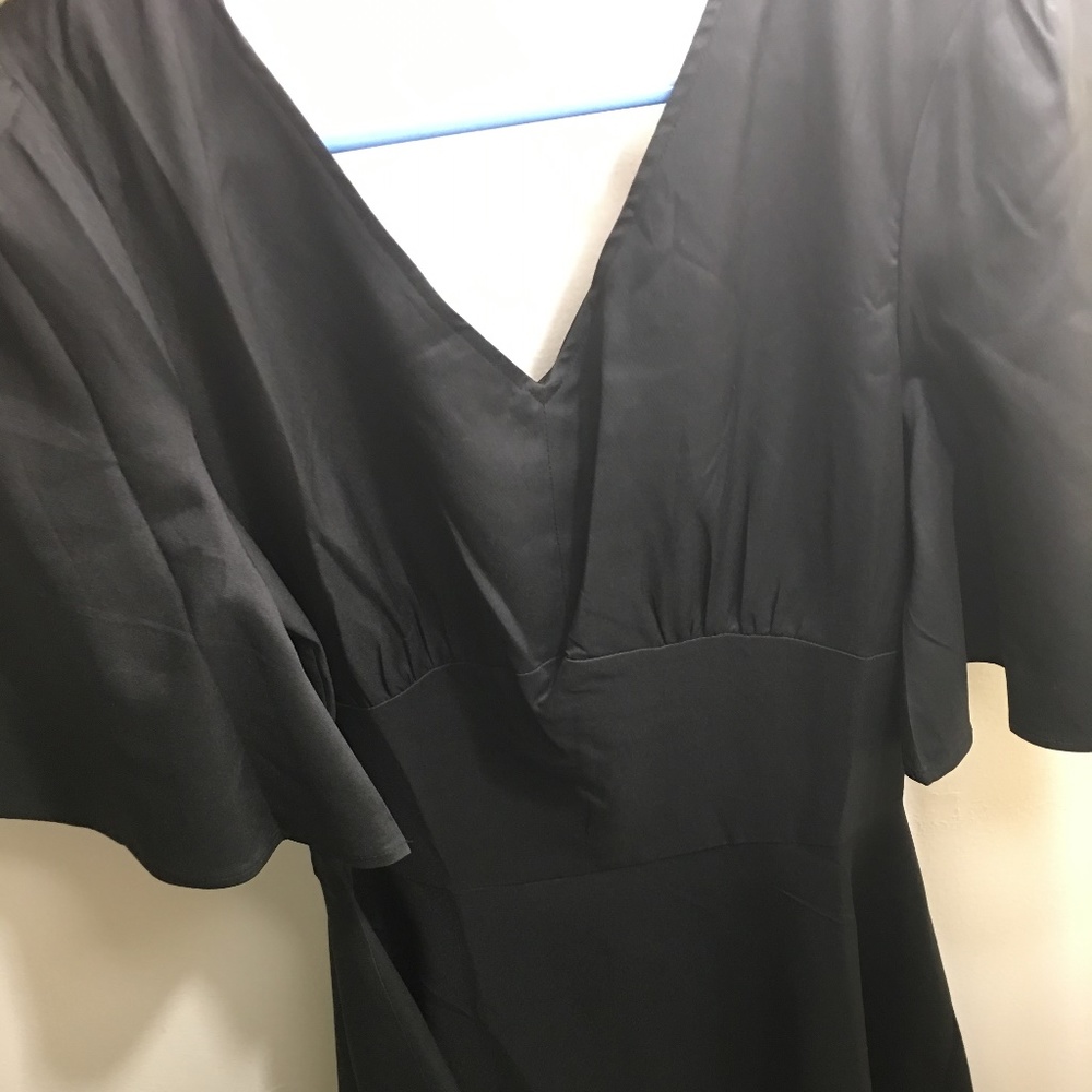 Vintage black dress with sleeves